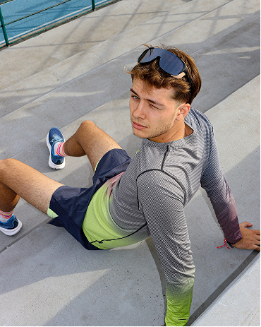 Photo d'un coureur qui prend du repos